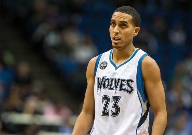 右路进攻牵 右路进攻牵